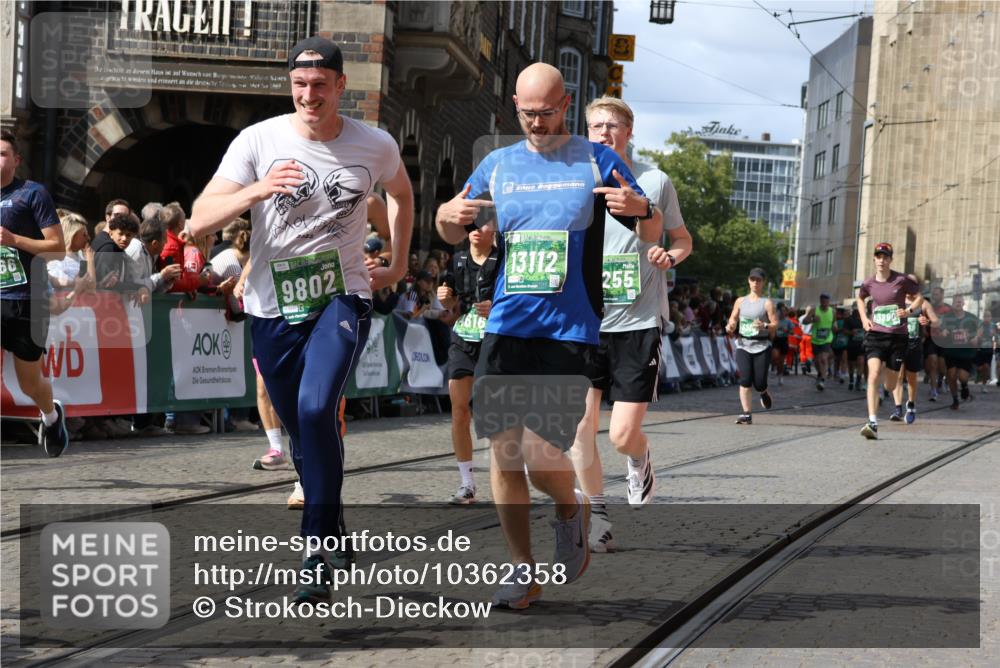 13.09.2026 - 21. swb-Marathon Bremen Strokosch-Dieckow http://msf.ph/oto/10362358 13.09.2026 13:34:25 Ziel 1364, 1656, 2355, 2464, 2727, 3162, 3389, 3522, 3632, 3790, 3984, 4613, 5265, 5341, 5489, 5563, 5768, 6090, 6151, 6350, 6405, 6509, 6623, 7047, 7113, 7303, 7431, 7897, 7988, 8025, 8641, 8870, 8910, 9905, 10058, 13118, 784, 809, 1395, 1871, 2215, 2831, 3029, 3052, 3058, 3318, 3388, 3409, 3890, 4537, 4616, 5378, 5488, 5566, 5694, 5760, 6255, 7168, 7833, 7962, 8182, 8381, 8453, 8552, 9751, 9788 meine-sportfotos.de