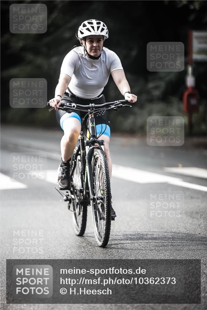 13.09.2026 - Stadtparktriathlon H.Heesch http://msf.ph/oto/10362373 13.09.2026 11:18:43 Radfahren 573, 610, 688, 754 meine-sportfotos.de