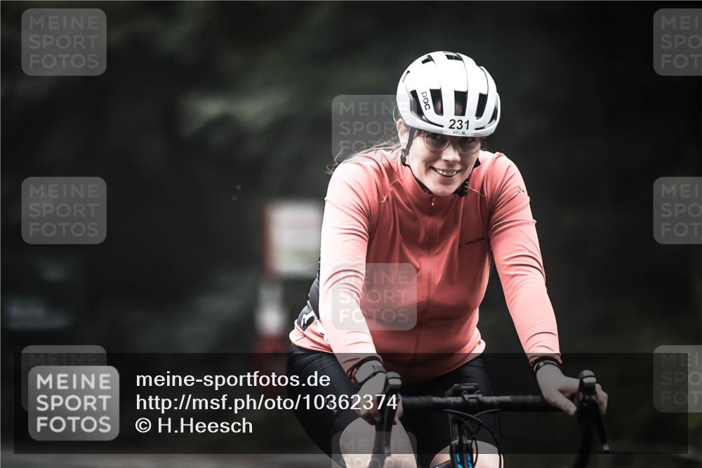 13.09.2026 - Stadtparktriathlon H.Heesch http://msf.ph/oto/10362374 13.09.2026 10:04:57 Radfahren 231, 246, 311 meine-sportfotos.de