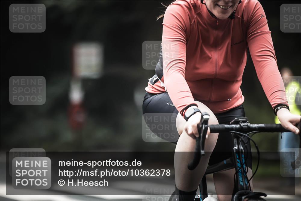 13.09.2026 - Stadtparktriathlon H.Heesch http://msf.ph/oto/10362378 13.09.2026 10:04:57 Radfahren 231, 246, 311 meine-sportfotos.de