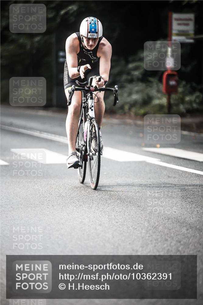 13.09.2026 - Stadtparktriathlon H.Heesch http://msf.ph/oto/10362391 13.09.2026 11:18:48 Radfahren 603, 688, 754 meine-sportfotos.de