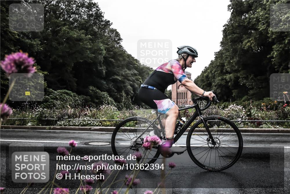 13.09.2026 - Stadtparktriathlon H.Heesch http://msf.ph/oto/10362394 13.09.2026 12:22:41 Radfahren 983, 1040, 1129, 1140 meine-sportfotos.de