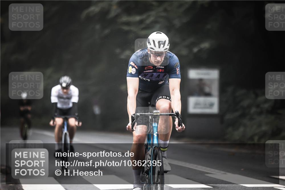 13.09.2026 - Stadtparktriathlon H.Heesch http://msf.ph/oto/10362395 13.09.2026 10:05:04 Radfahren 258, 311, 312 meine-sportfotos.de