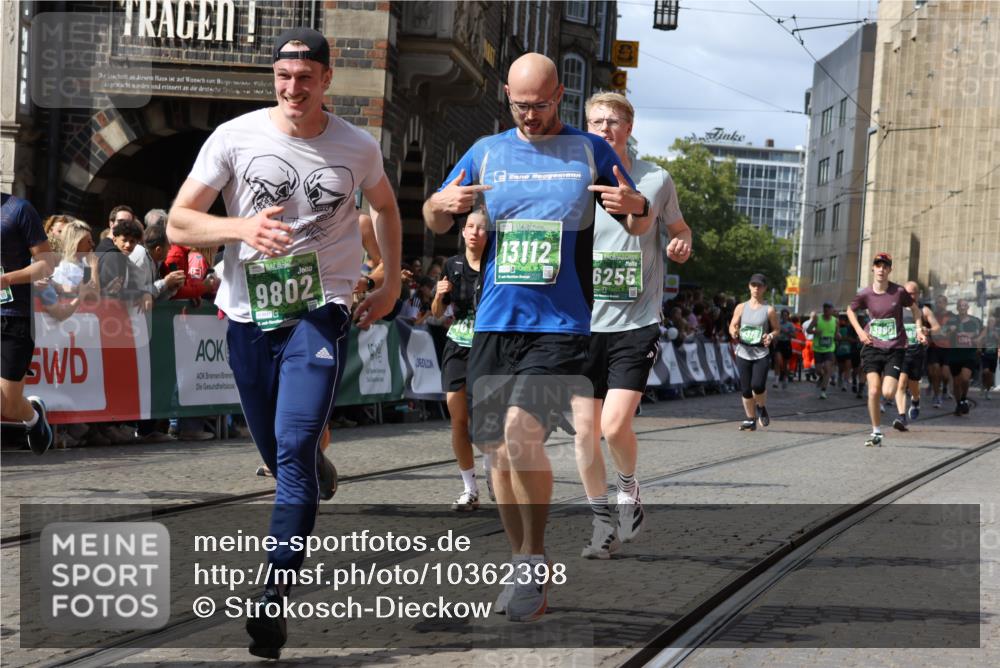 13.09.2026 - 21. swb-Marathon Bremen Strokosch-Dieckow http://msf.ph/oto/10362398 13.09.2026 13:34:25 Ziel 1364, 1656, 2355, 2464, 2727, 3162, 3389, 3522, 3632, 3790, 3984, 4613, 5265, 5341, 5489, 5563, 5768, 6090, 6151, 6350, 6405, 6509, 6623, 7047, 7113, 7303, 7431, 7897, 7988, 8025, 8641, 8870, 8910, 9905, 10058, 13118, 784, 809, 1395, 1871, 2215, 2831, 3029, 3052, 3058, 3318, 3388, 3409, 3890, 4537, 4616, 5378, 5488, 5566, 5694, 5760, 6255, 7168, 7833, 7962, 8182, 8381, 8453, 8552, 9751, 9788 meine-sportfotos.de
