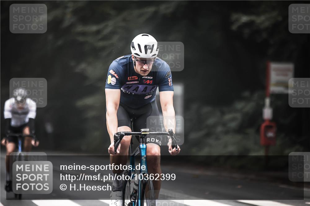 13.09.2026 - Stadtparktriathlon H.Heesch http://msf.ph/oto/10362399 13.09.2026 10:05:04 Radfahren 258, 311, 312 meine-sportfotos.de