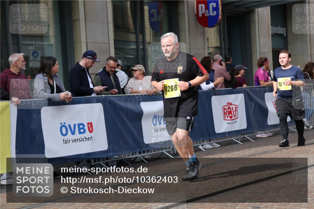 13.09.2026 - 21. swb-Marathon Bremen Strokosch-Dieckow http://msf.ph/oto/10362403 13.09.2026 11:23:14 Ziel 10925, 11266, 11663, 12340, 12440, 10349, 10754, 10925, 12083 meine-sportfotos.de