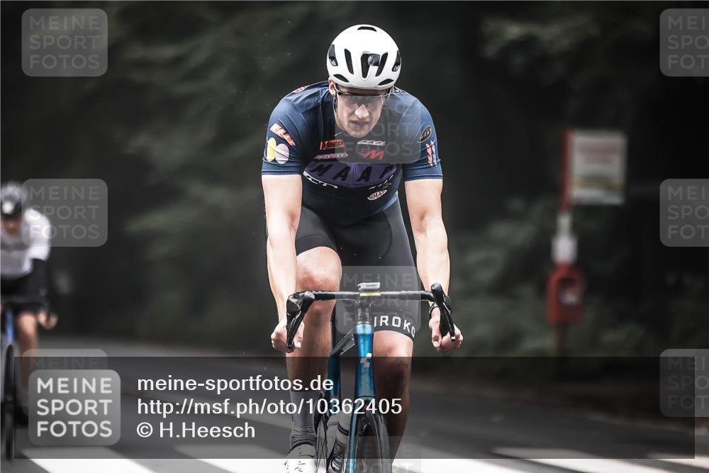 13.09.2026 - Stadtparktriathlon H.Heesch http://msf.ph/oto/10362405 13.09.2026 10:05:05 Radfahren 258, 311, 312 meine-sportfotos.de