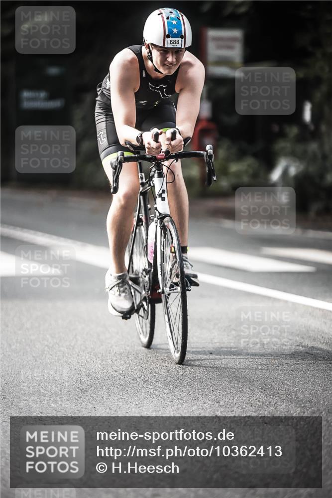 13.09.2026 - Stadtparktriathlon H.Heesch http://msf.ph/oto/10362413 13.09.2026 11:18:49 Radfahren 603, 688, 754 meine-sportfotos.de