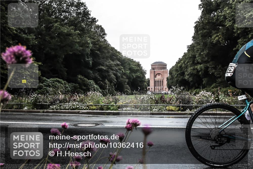 13.09.2026 - Stadtparktriathlon H.Heesch http://msf.ph/oto/10362416 13.09.2026 12:22:45 Radfahren 1040, 1054, 1129 meine-sportfotos.de