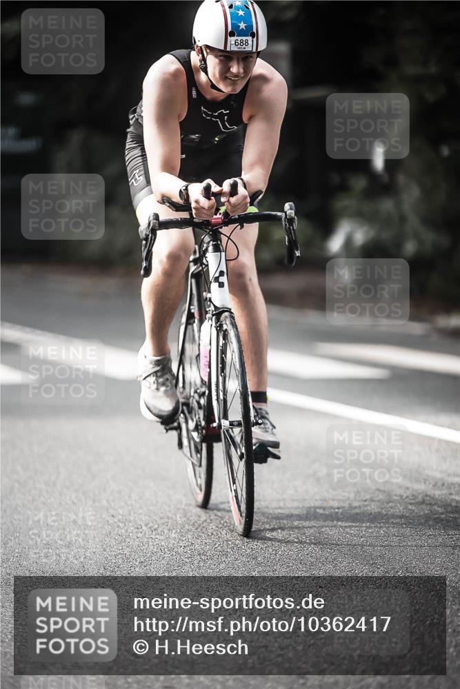 13.09.2026 - Stadtparktriathlon H.Heesch http://msf.ph/oto/10362417 13.09.2026 11:18:49 Radfahren 603, 688, 754 meine-sportfotos.de