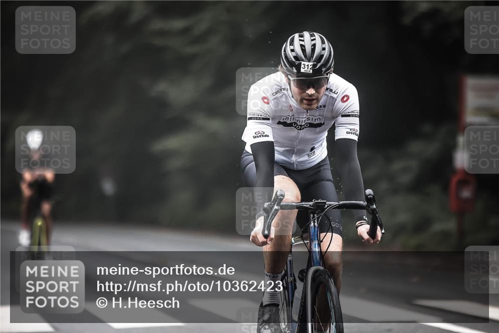 13.09.2026 - Stadtparktriathlon H.Heesch http://msf.ph/oto/10362423 13.09.2026 10:05:06 Radfahren 258, 311, 312 meine-sportfotos.de