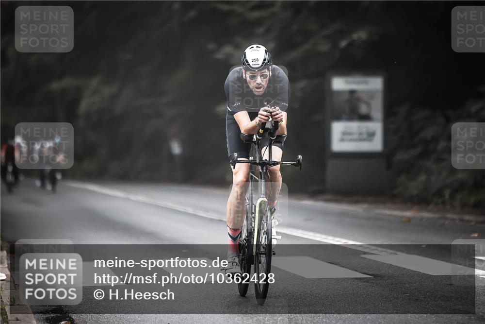 13.09.2026 - Stadtparktriathlon H.Heesch http://msf.ph/oto/10362428 13.09.2026 10:05:07 Radfahren 258, 300, 311, 312, 333 meine-sportfotos.de