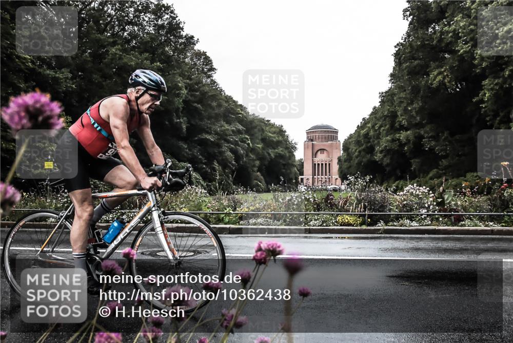 13.09.2026 - Stadtparktriathlon H.Heesch http://msf.ph/oto/10362438 13.09.2026 12:22:57 Radfahren 932, 1026, 1135 meine-sportfotos.de