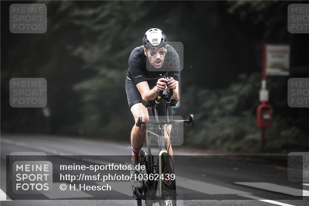 13.09.2026 - Stadtparktriathlon H.Heesch http://msf.ph/oto/10362439 13.09.2026 10:05:08 Radfahren 258, 300, 311, 312, 333 meine-sportfotos.de