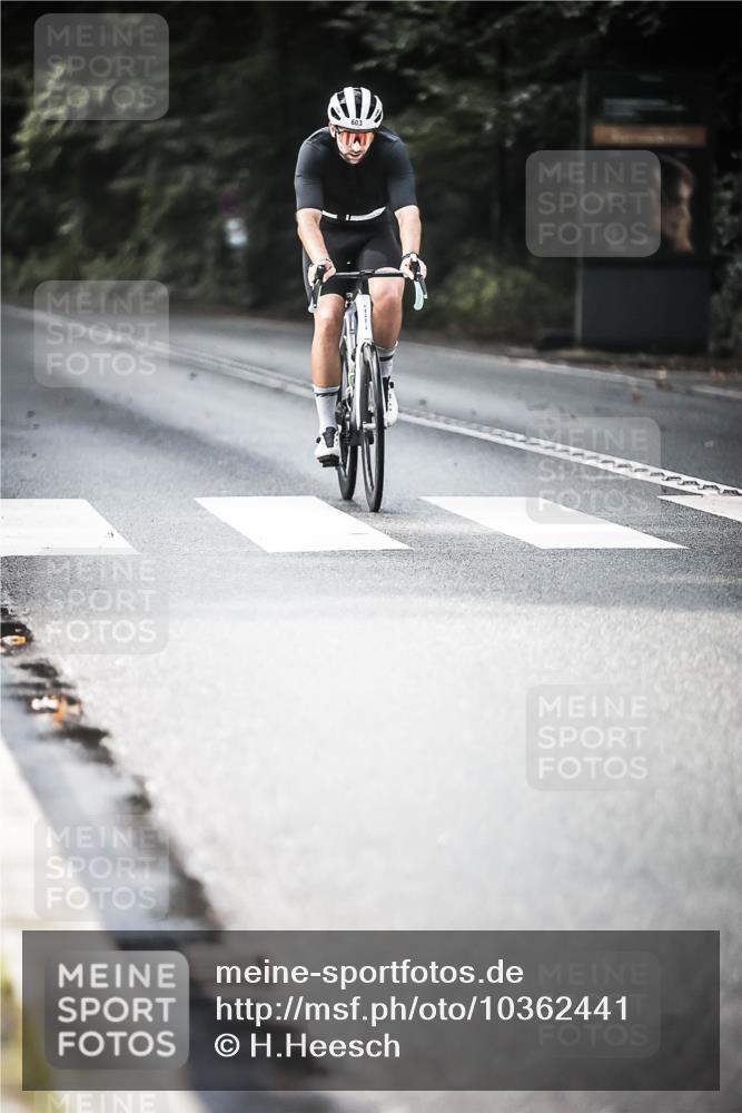 13.09.2026 - Stadtparktriathlon H.Heesch http://msf.ph/oto/10362441 13.09.2026 11:18:50 Radfahren 603, 685, 688 meine-sportfotos.de