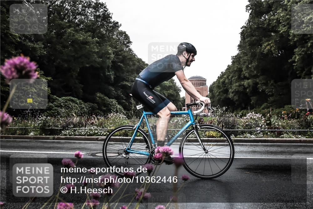 13.09.2026 - Stadtparktriathlon H.Heesch http://msf.ph/oto/10362446 13.09.2026 12:22:59 Radfahren 932, 1026, 1135 meine-sportfotos.de