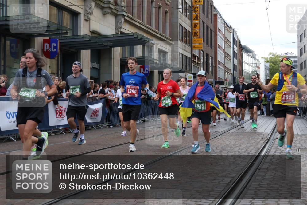 13.09.2026 - 21. swb-Marathon Bremen Strokosch-Dieckow http://msf.ph/oto/10362448 13.09.2026 13:36:32 Ziel 551, 813, 843, 1285, 1641, 1849, 1936, 2241, 2275, 2819, 2930, 3122, 3541, 3635, 3787, 3815, 3874, 3909, 3998, 4050, 4261, 4304, 4335, 4410, 4414, 4676, 4892, 5061, 5236, 5355, 5447, 5656, 5823, 6050, 6056, 6269, 6280, 6340, 6408, 6431, 6966, 7039, 7046, 7229, 7237, 7398, 7445, 7640, 7656, 7765, 8034, 8498, 8685, 8723, 8839, 9331, 9415, 9589, 9658, 9776, 9807, 9840, 164, 372, 900, 1738, 1880, 2339, 2467, 2673, 2692, 2700, 2731, 2819, 2823, 2949, 3067, 3585, 4006 meine-sportfotos.de