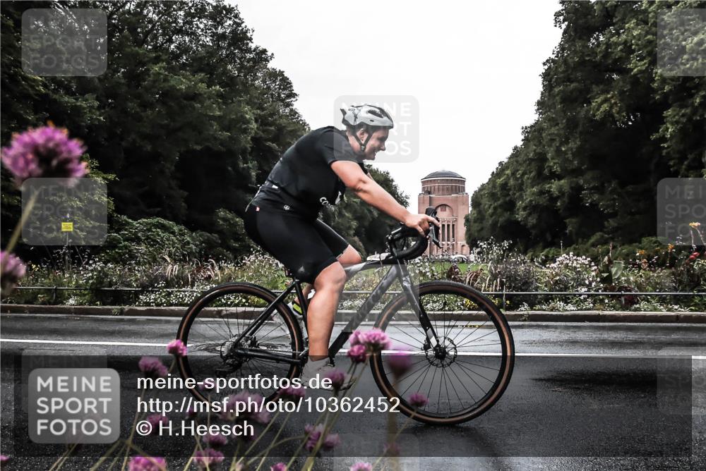 13.09.2026 - Stadtparktriathlon H.Heesch http://msf.ph/oto/10362452 13.09.2026 12:23:00 Radfahren 932, 1026, 1135 meine-sportfotos.de