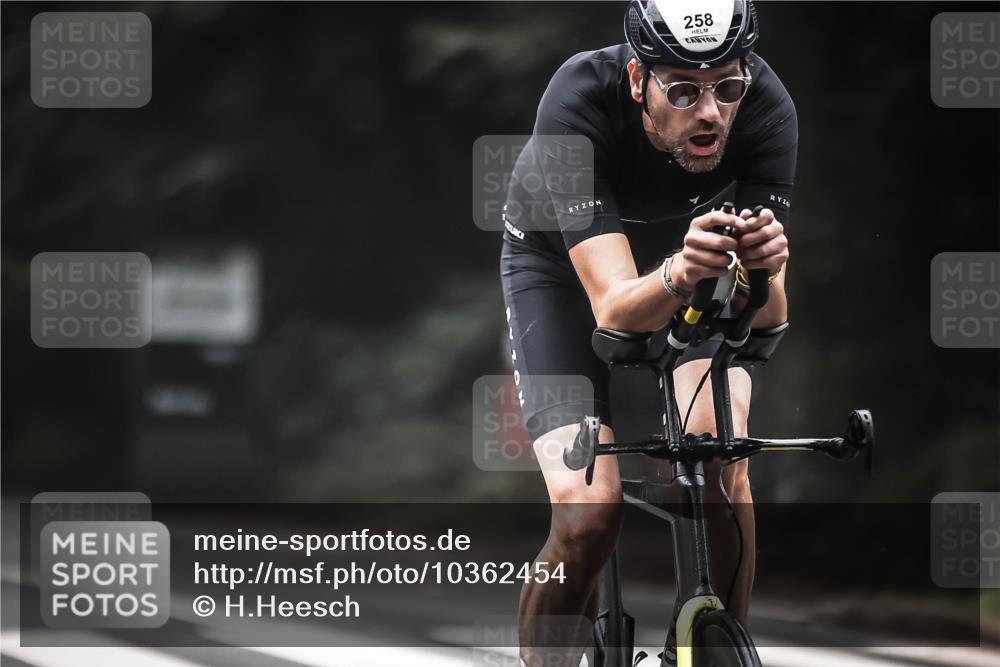 13.09.2026 - Stadtparktriathlon H.Heesch http://msf.ph/oto/10362454 13.09.2026 10:05:08 Radfahren 258, 300, 311, 312, 333 meine-sportfotos.de