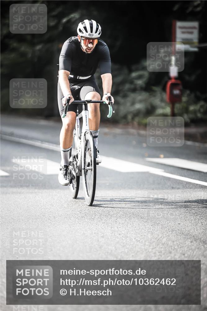 13.09.2026 - Stadtparktriathlon H.Heesch http://msf.ph/oto/10362462 13.09.2026 11:18:51 Radfahren 603, 685, 688, 694 meine-sportfotos.de
