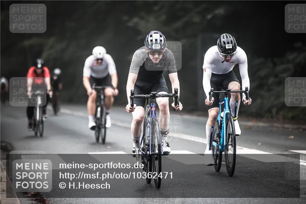 13.09.2026 - Stadtparktriathlon H.Heesch http://msf.ph/oto/10362471 13.09.2026 10:05:14 Radfahren 213, 262, 264, 281, 300, 333 meine-sportfotos.de