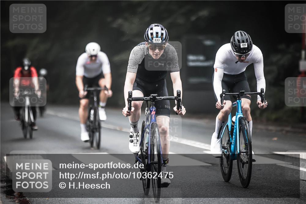 13.09.2026 - Stadtparktriathlon H.Heesch http://msf.ph/oto/10362475 13.09.2026 10:05:14 Radfahren 213, 262, 264, 281, 300, 333 meine-sportfotos.de