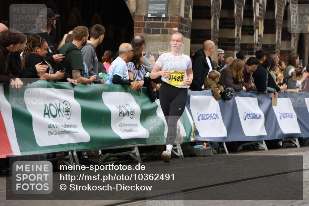 13.09.2026 - 21. swb-Marathon Bremen Strokosch-Dieckow http://msf.ph/oto/10362491 13.09.2026 10:58:52 Ziel 10878, 10879, 11004, 11030, 11152, 11189, 11384, 11403, 11455, 11686, 11750, 11953, 11955, 12180, 12237, 12320, 12499, 12505, 12518, 10383, 10415, 10427, 10477, 10787, 10843, 11034, 11267, 11278, 11602, 11913, 12015, 12127, 12130, 12131, 12271, 12297, 12414 meine-sportfotos.de