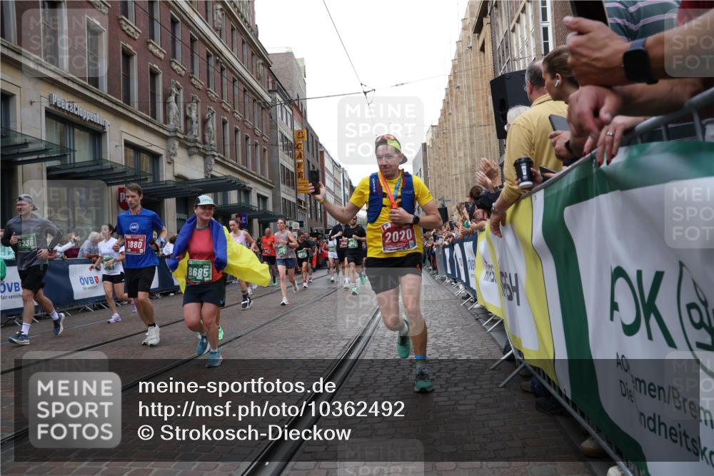 13.09.2026 - 21. swb-Marathon Bremen Strokosch-Dieckow http://msf.ph/oto/10362492 13.09.2026 13:36:33 Ziel 551, 813, 843, 1285, 1641, 1849, 1936, 2241, 2275, 2930, 3122, 3541, 3635, 3787, 3815, 3874, 3909, 3998, 4050, 4261, 4304, 4335, 4410, 4448, 4892, 5061, 5236, 5355, 5447, 5656, 5823, 6050, 6056, 6269, 6280, 6340, 6408, 6431, 6966, 7039, 7046, 7229, 7237, 7398, 7445, 7640, 7656, 8034, 8498, 8685, 8723, 8839, 9310, 9331, 9415, 9589, 9658, 9776, 9807, 9840, 164, 372, 900, 1738, 1880, 2467, 2673, 2692, 2700, 2731, 2819, 2823, 2949, 3067, 3585, 4006 meine-sportfotos.de