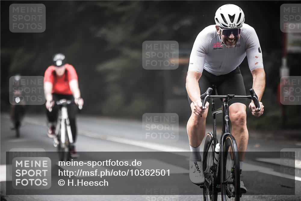 13.09.2026 - Stadtparktriathlon H.Heesch http://msf.ph/oto/10362501 13.09.2026 10:05:15 Radfahren 213, 262, 264, 281, 300, 333 meine-sportfotos.de