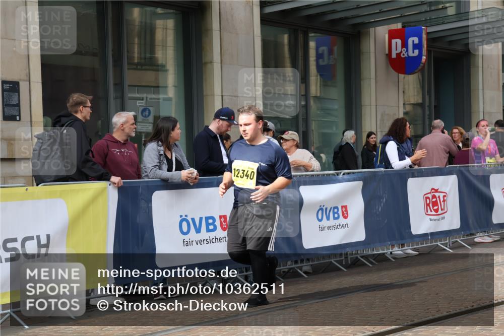 13.09.2026 - 21. swb-Marathon Bremen Strokosch-Dieckow http://msf.ph/oto/10362511 13.09.2026 11:23:16 Ziel 11266, 11663, 12340, 12440, 10349, 10754, 10925, 12083 meine-sportfotos.de