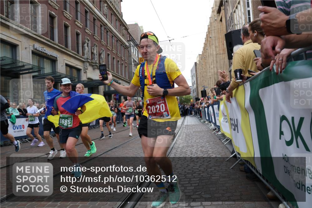 13.09.2026 - 21. swb-Marathon Bremen Strokosch-Dieckow http://msf.ph/oto/10362512 13.09.2026 13:36:33 Ziel 551, 813, 843, 1285, 1641, 1849, 1936, 2241, 2275, 2930, 3122, 3541, 3635, 3787, 3815, 3874, 3909, 3998, 4050, 4261, 4304, 4335, 4410, 4448, 4892, 5061, 5236, 5355, 5447, 5656, 5823, 6050, 6056, 6269, 6280, 6340, 6408, 6431, 6966, 7039, 7046, 7229, 7237, 7398, 7445, 7640, 7656, 8034, 8498, 8685, 8723, 8839, 9310, 9331, 9415, 9589, 9658, 9776, 9807, 9840, 164, 372, 900, 1738, 1880, 2467, 2673, 2692, 2700, 2731, 2819, 2823, 2949, 3067, 3585, 4006 meine-sportfotos.de