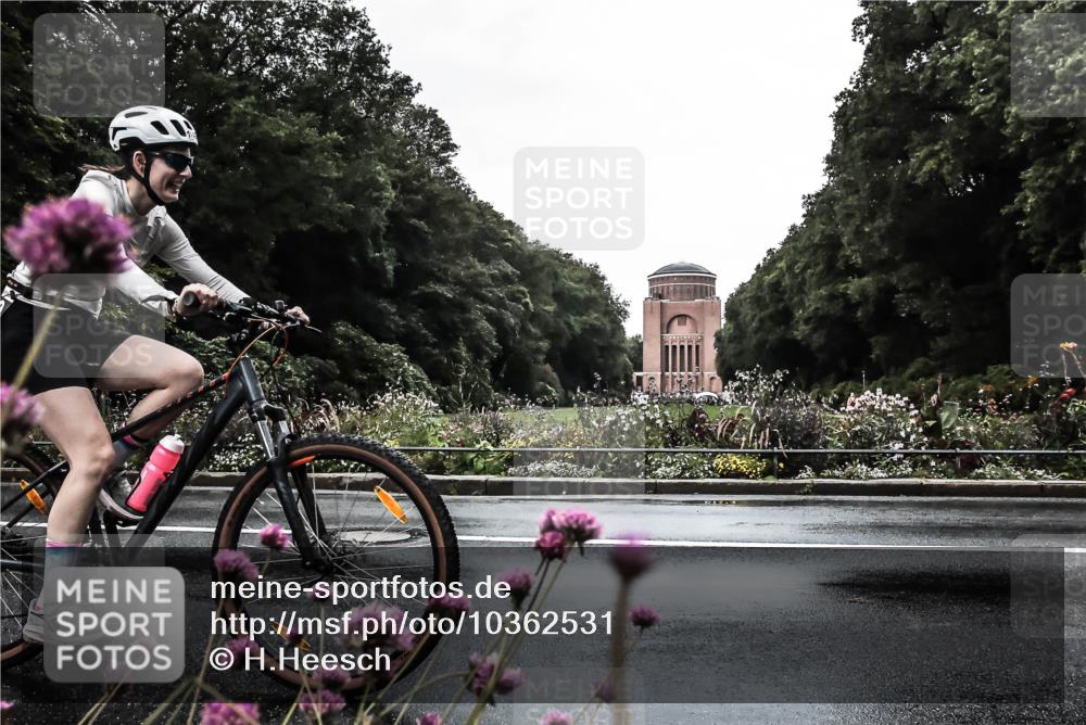 13.09.2026 - Stadtparktriathlon H.Heesch http://msf.ph/oto/10362531 13.09.2026 12:23:48 Radfahren 990, 1119 meine-sportfotos.de
