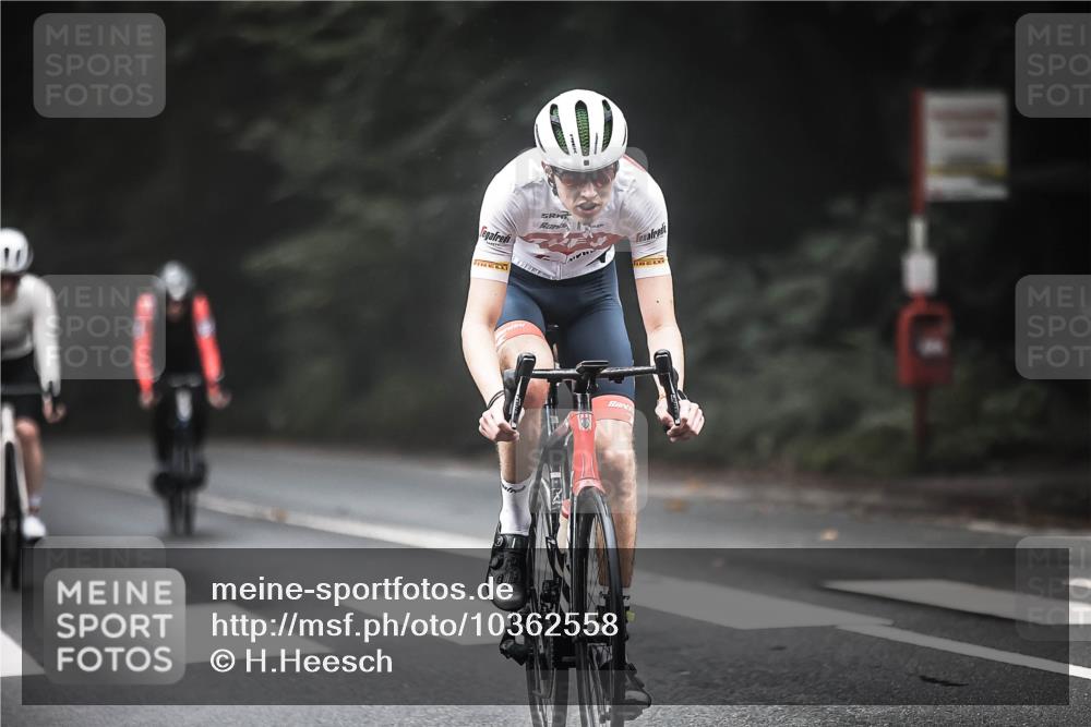 13.09.2026 - Stadtparktriathlon H.Heesch http://msf.ph/oto/10362558 13.09.2026 10:05:23 Radfahren 225, 238, 242, 262, 264, 281, 322 meine-sportfotos.de