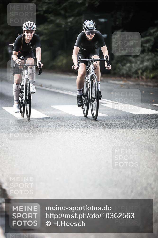 13.09.2026 - Stadtparktriathlon H.Heesch http://msf.ph/oto/10362563 13.09.2026 11:18:59 Radfahren 524, 685, 694, 710, 721, 726, 778, 817 meine-sportfotos.de