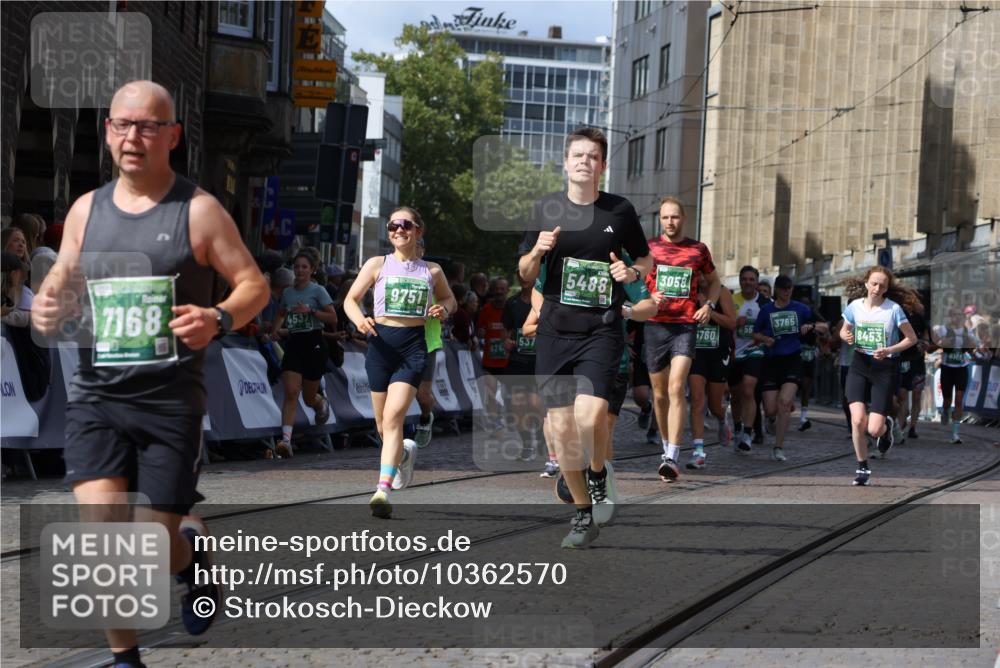 13.09.2026 - 21. swb-Marathon Bremen Strokosch-Dieckow http://msf.ph/oto/10362570 13.09.2026 13:34:31 Ziel 911, 1364, 2355, 2464, 3162, 3214, 3632, 3636, 3790, 3984, 4112, 4613, 5147, 5265, 5341, 5489, 5768, 6090, 6350, 6405, 6509, 7047, 7113, 7303, 7696, 7897, 7988, 8870, 8910, 9094, 9100, 9402, 9905, 10058, 13118, 1395, 1871, 1967, 2831, 3052, 3058, 3380, 3388, 3765, 3842, 4537, 5378, 5488, 5694, 5760, 6128, 6168, 6244, 7833, 8182, 8453, 8493, 8552, 8683, 9751, 9788 meine-sportfotos.de
