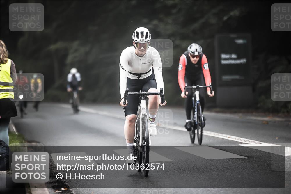 13.09.2026 - Stadtparktriathlon H.Heesch http://msf.ph/oto/10362574 13.09.2026 10:05:24 Radfahren 225, 238, 242, 262, 264, 322 meine-sportfotos.de