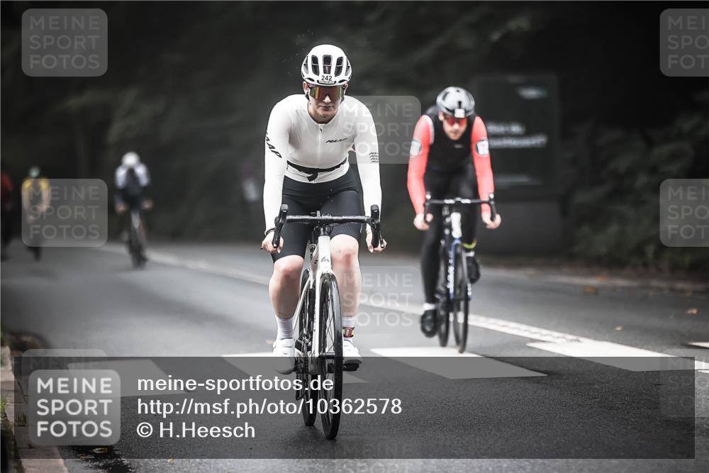 13.09.2026 - Stadtparktriathlon H.Heesch http://msf.ph/oto/10362578 13.09.2026 10:05:24 Radfahren 225, 238, 242, 262, 264, 322 meine-sportfotos.de