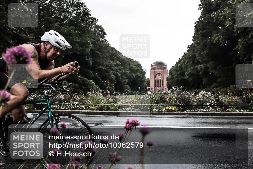 13.09.2026 - Stadtparktriathlon H.Heesch http://msf.ph/oto/10362579 13.09.2026 12:24:24 Radfahren 965, 1025, 1053 meine-sportfotos.de