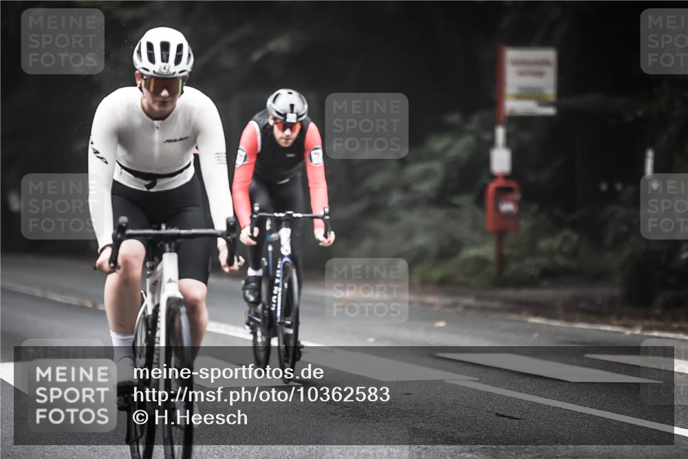 13.09.2026 - Stadtparktriathlon H.Heesch http://msf.ph/oto/10362583 13.09.2026 10:05:25 Radfahren 225, 238, 242, 278, 310, 322 meine-sportfotos.de