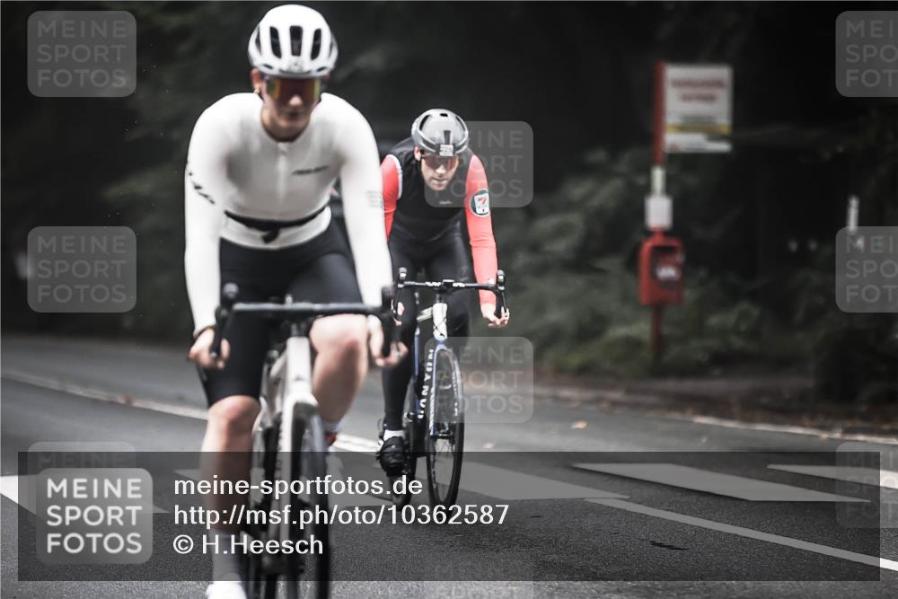 13.09.2026 - Stadtparktriathlon H.Heesch http://msf.ph/oto/10362587 13.09.2026 10:05:25 Radfahren 225, 238, 242, 278, 310, 322 meine-sportfotos.de