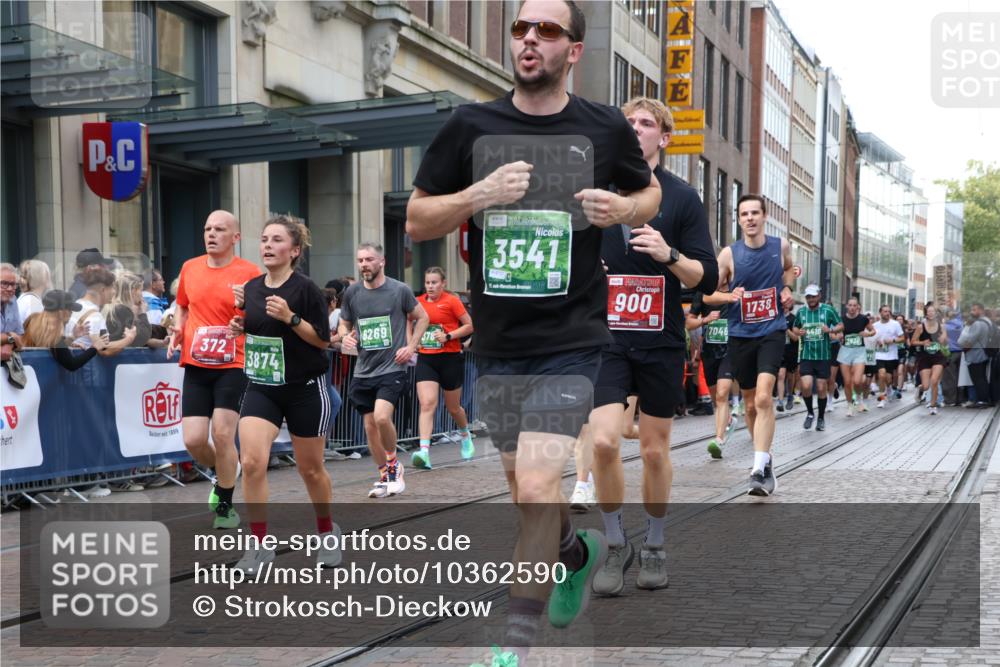 13.09.2026 - 21. swb-Marathon Bremen Strokosch-Dieckow http://msf.ph/oto/10362590 13.09.2026 13:36:35 Ziel 551, 813, 843, 950, 1285, 1641, 1849, 1936, 2241, 2275, 2930, 3122, 3541, 3635, 3787, 3815, 3874, 3909, 3998, 4261, 4304, 4335, 4410, 4448, 4892, 5236, 5355, 5447, 5823, 6050, 6056, 6269, 6280, 6340, 6408, 6431, 6966, 7039, 7046, 7229, 7237, 7398, 7445, 7640, 7656, 7937, 8034, 8498, 8685, 8723, 8839, 9310, 9331, 9415, 9589, 9658, 9807, 9840, 164, 372, 900, 1738, 1880, 2467, 2673, 2692, 2700, 2731, 2819, 2823, 3067, 3585, 4006, 4050 meine-sportfotos.de