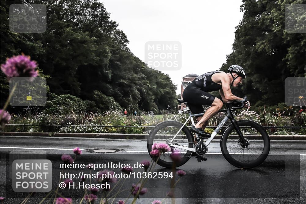 13.09.2026 - Stadtparktriathlon H.Heesch http://msf.ph/oto/10362594 13.09.2026 12:24:26 Radfahren 965, 1025, 1053, 1186 meine-sportfotos.de