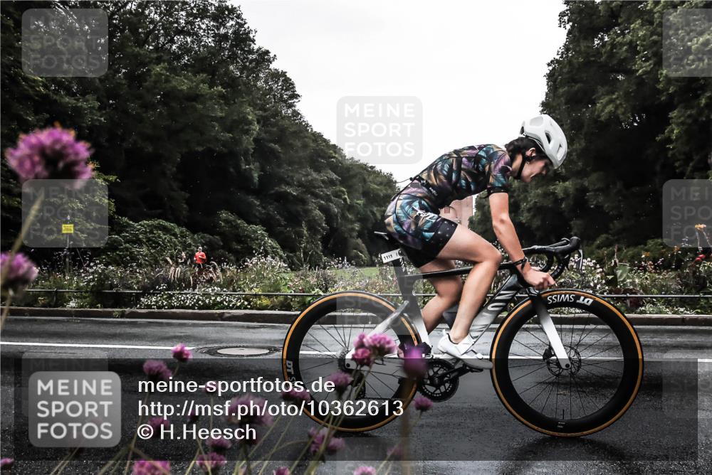 13.09.2026 - Stadtparktriathlon H.Heesch http://msf.ph/oto/10362613 13.09.2026 12:24:33 Radfahren 977, 1039, 1044, 1111 meine-sportfotos.de