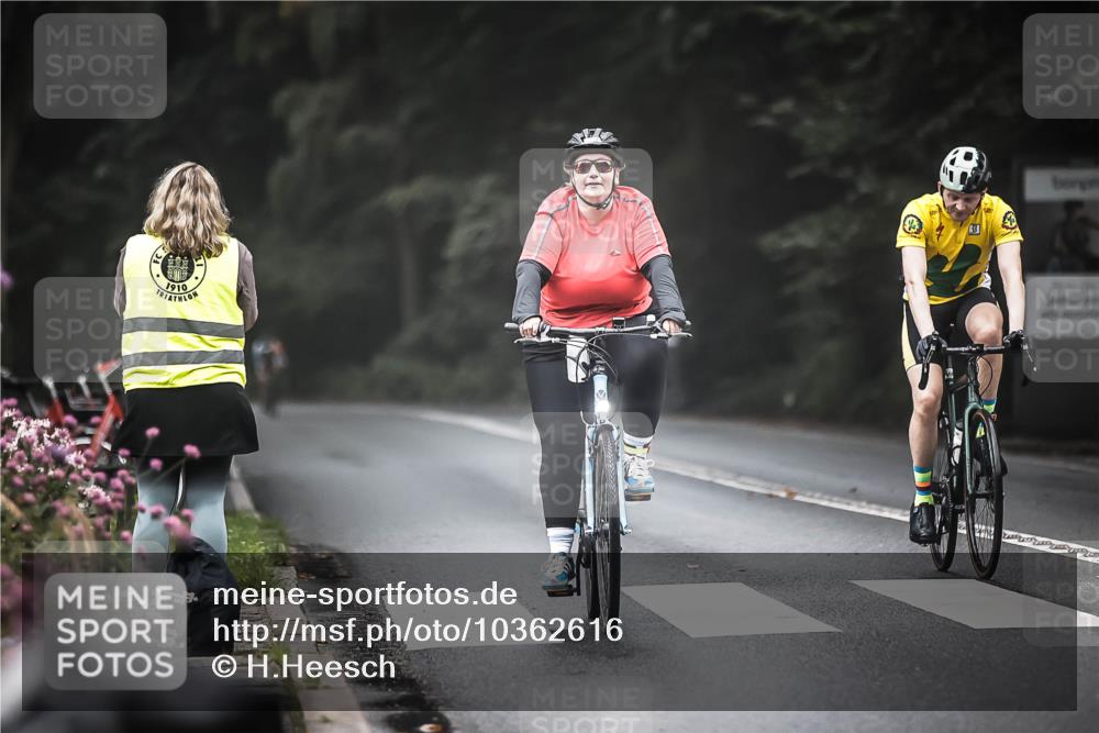 13.09.2026 - Stadtparktriathlon H.Heesch http://msf.ph/oto/10362616 13.09.2026 10:05:30 Radfahren 225, 238, 242, 278, 310 meine-sportfotos.de