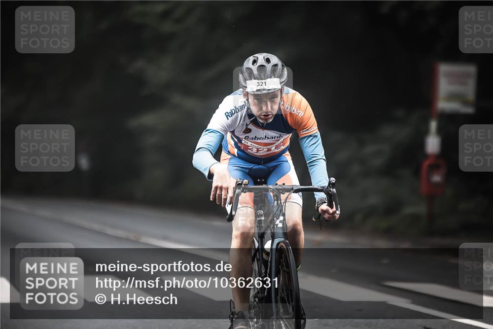 13.09.2026 - Stadtparktriathlon H.Heesch http://msf.ph/oto/10362631 13.09.2026 10:05:41 Radfahren 321 meine-sportfotos.de