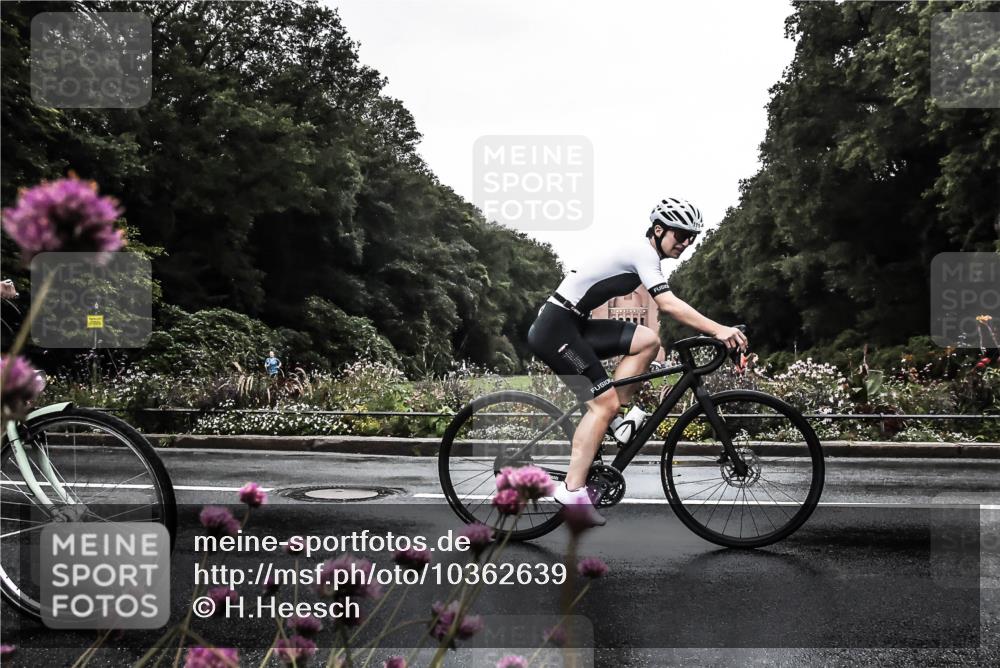 13.09.2026 - Stadtparktriathlon H.Heesch http://msf.ph/oto/10362639 13.09.2026 12:24:39 Radfahren 964, 1039, 1044, 1114, 1166, 1170, 1174 meine-sportfotos.de