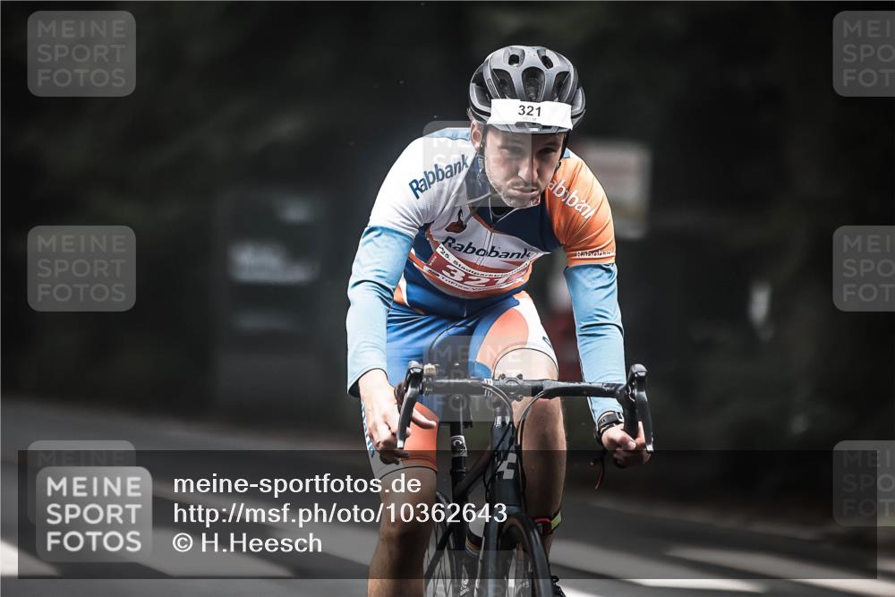 13.09.2026 - Stadtparktriathlon H.Heesch http://msf.ph/oto/10362643 13.09.2026 10:05:42 Radfahren 321 meine-sportfotos.de
