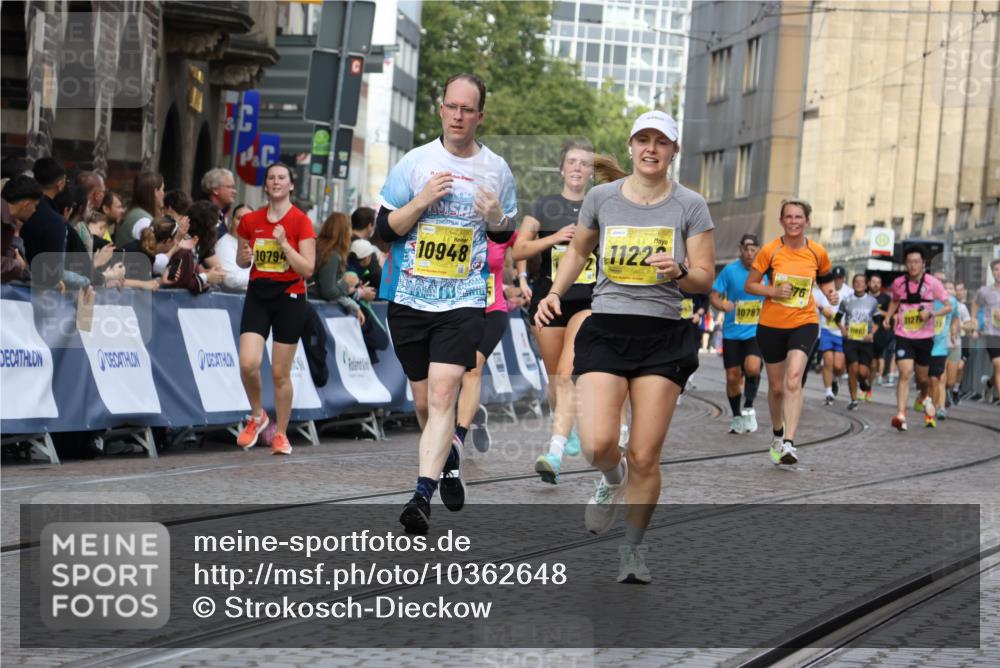 13.09.2026 - 21. swb-Marathon Bremen Strokosch-Dieckow http://msf.ph/oto/10362648 13.09.2026 10:58:54 Ziel 10878, 10879, 11004, 11030, 11152, 11189, 11384, 11455, 11488, 11686, 11743, 11953, 11955, 12180, 12237, 12320, 12499, 12505, 12518, 10383, 10415, 10427, 10477, 10668, 10787, 10843, 11034, 11267, 11278, 11602, 11913, 12015, 12127, 12131, 12200, 12271, 12297 meine-sportfotos.de