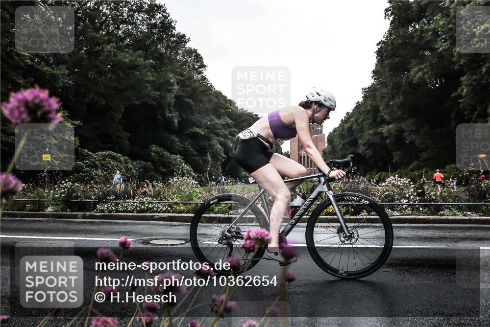 13.09.2026 - Stadtparktriathlon H.Heesch http://msf.ph/oto/10362654 13.09.2026 12:24:43 Radfahren 964, 995, 1166, 1170 meine-sportfotos.de
