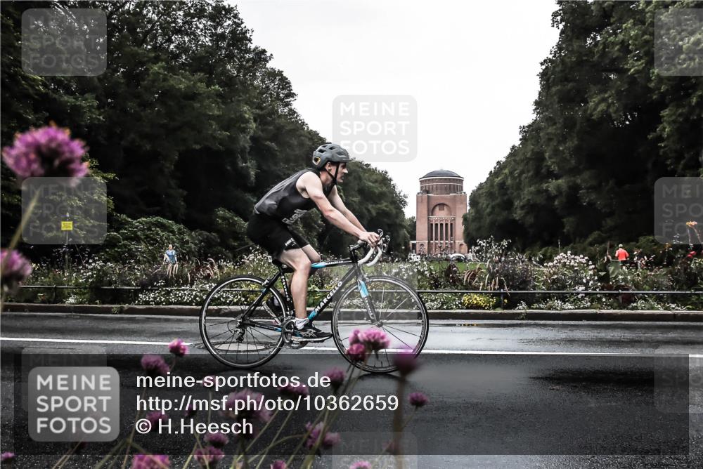 13.09.2026 - Stadtparktriathlon H.Heesch http://msf.ph/oto/10362659 13.09.2026 12:24:43 Radfahren 964, 995, 1166, 1170 meine-sportfotos.de